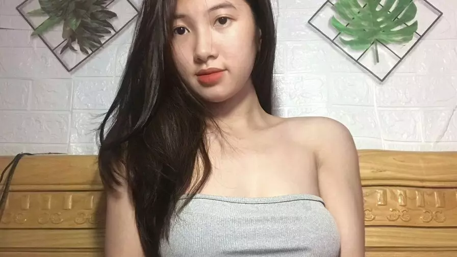 Join EmilyVien Private Chat